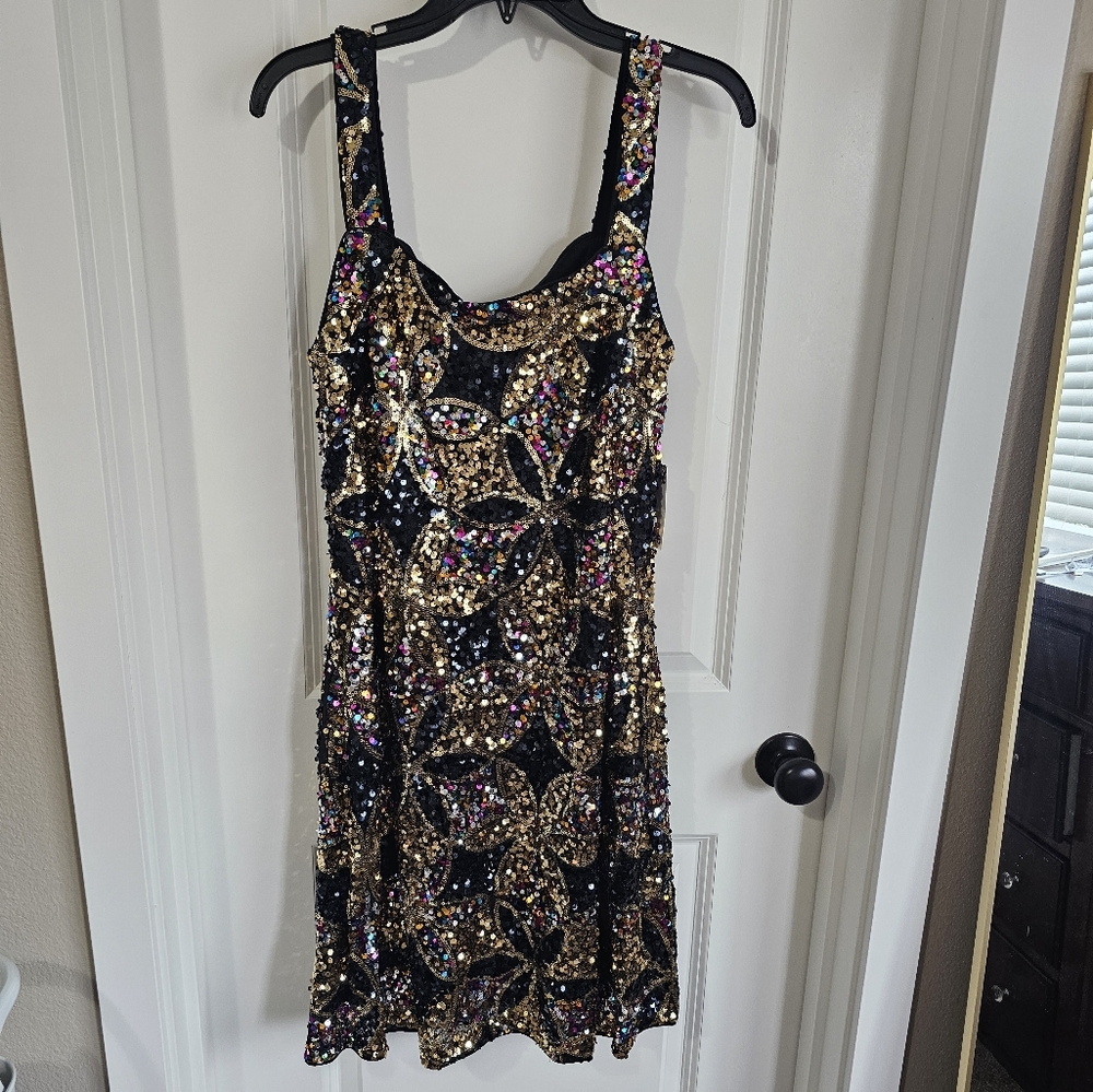 Stunning Sequin Dress...WITH POCKETS!